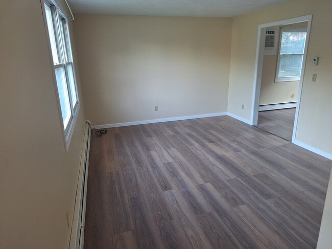 Building Photo - 3 Brayton Ct