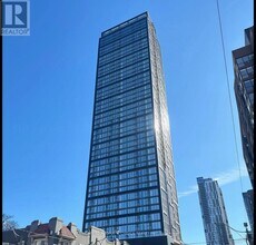 Building Photo - 319 Jarvis St