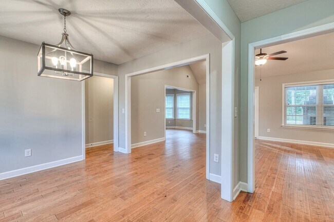 Building Photo - 1485 Round Rock Dr