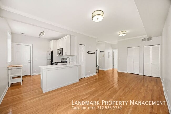 Foto del edificio - 534 W Belmont Ave