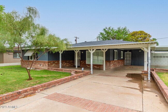 Building Photo - 7340 N 7th Ave