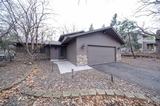 Building Photo - 6900 Woodland Dr