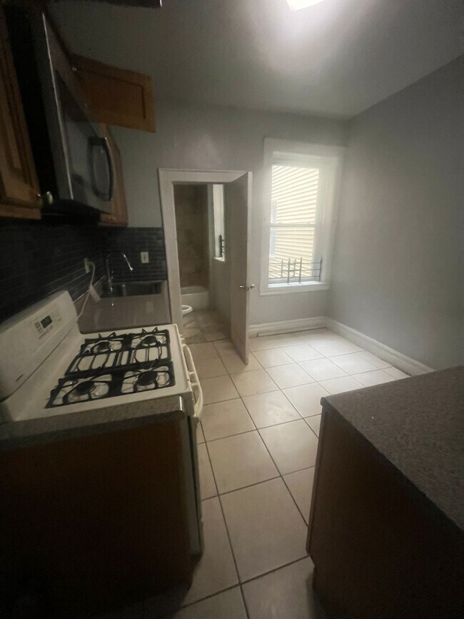 27 9th Ave East Orange, NJ 07018 Alquileres en East Orange, NJ