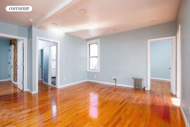 Building Photo - 355 E 116th St