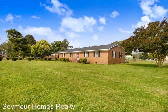 Building Photo - 3 br, 1.5 bath House - 801 S Vance Street