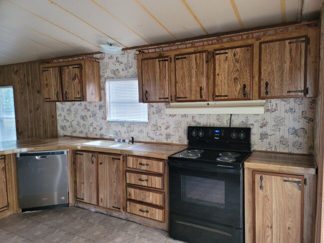 Building Photo - 413 Miller St