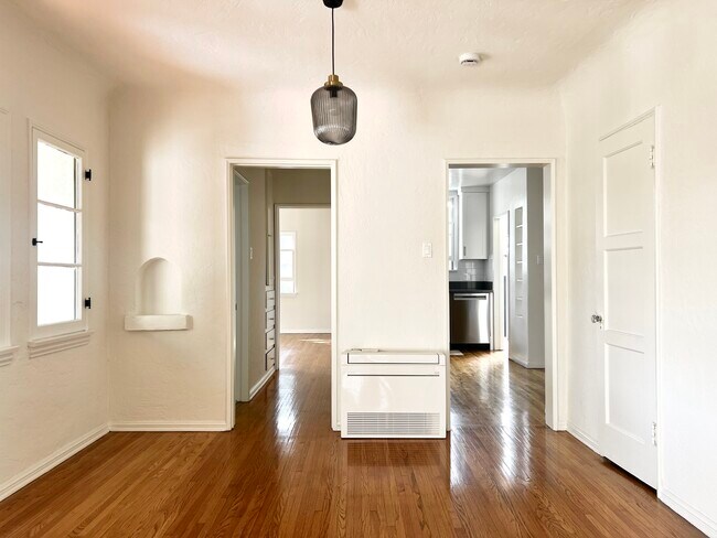 Foto del edificio - 3371 Tyburn St