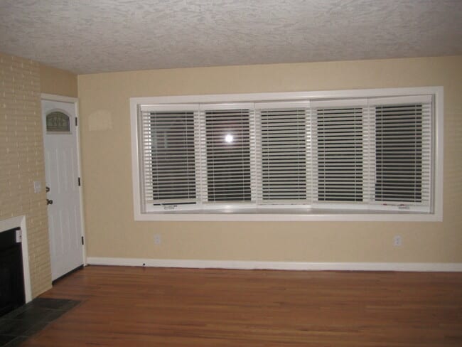Building Photo - 9810 SW 55th Ave