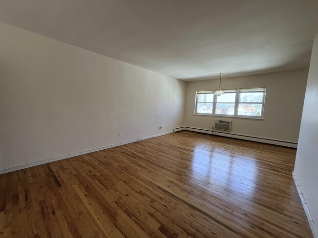 Foto del edificio - 239 Crescent Ln