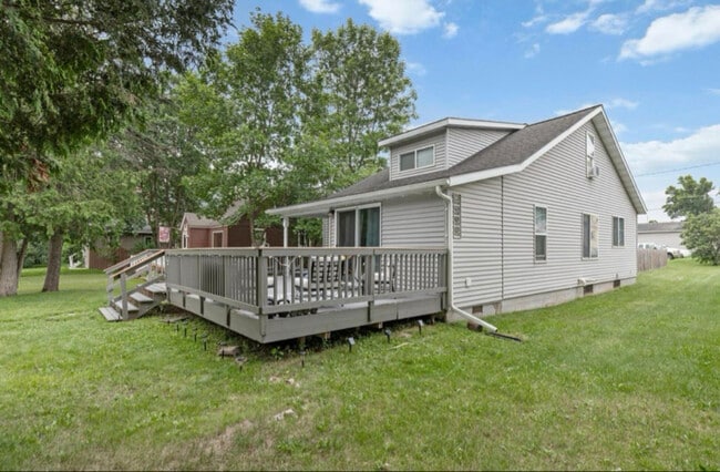 Building Photo - 306 Ekman Ave