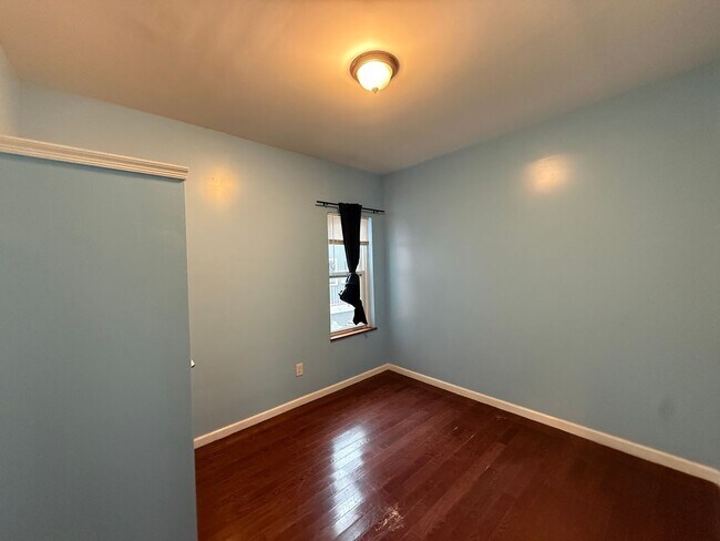 Foto del edificio - 1533 Cecil B. Moore Ave