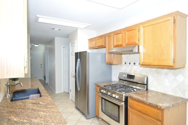 Building Photo - 1009 Horseman Cove