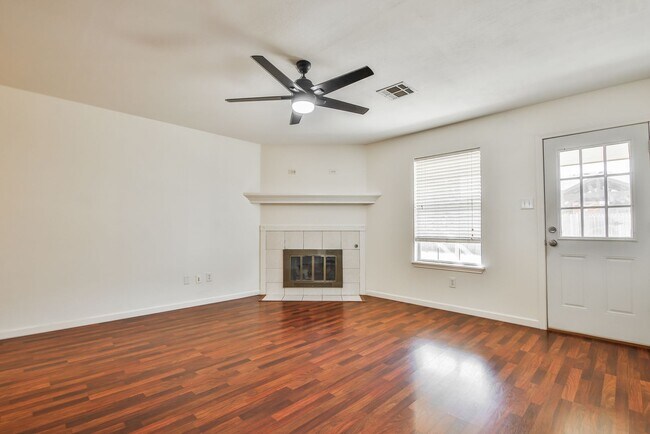 Building Photo - Wonderful 3/2/2 in North Lubbock!