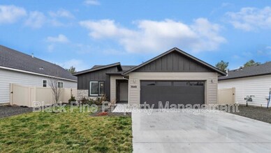 Building Photo - 3949 N Amberwood Ave