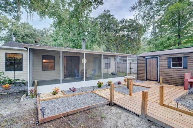 Foto del edificio - 6447 Bass Rd