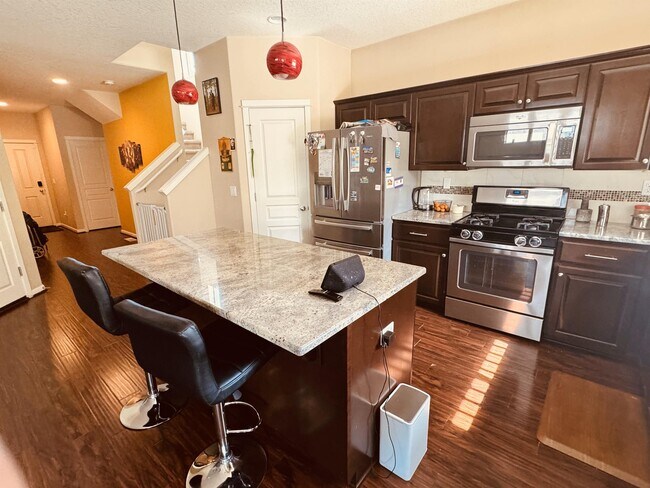 Building Photo - 5595 NE Azores Ct