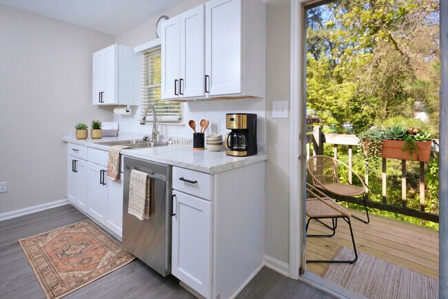 Apartamentos Sherrill Place en High Point, Carolina del Norte - Jamestown Manor Apartments