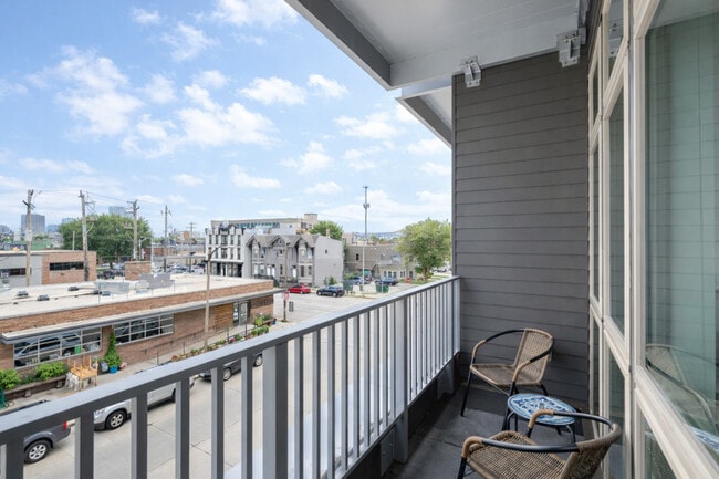 Building Photo - 211 W Mineral St