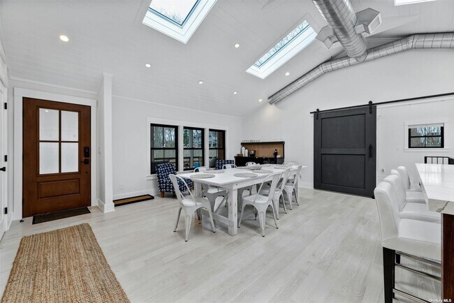 Building Photo - 23A Gravel Hill Rd