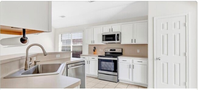 Building Photo - 6827 Atasca Creek Dr