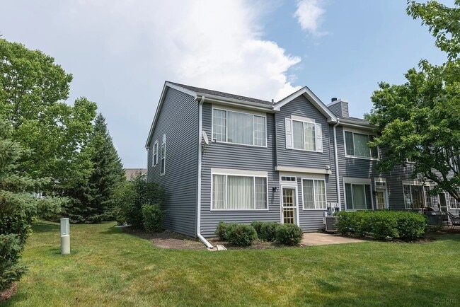 Building Photo - 1 S Oakhurst Dr