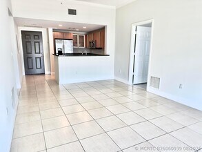 Building Photo - 610 Clematis St