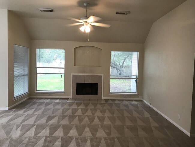 Foto del edificio - 2520 Crested Heights