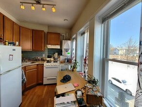 Building Photo - 1056 Cambridge St