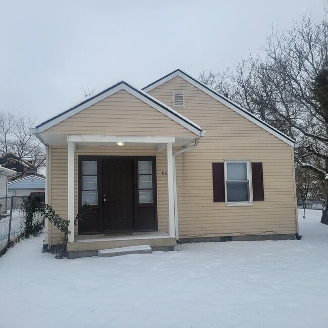 WESTSIDE INDY 3BR/2BA W/STORAGE SHED - WESTSIDE INDY 3BR/2BA W/STORAGE SHED Apartment
