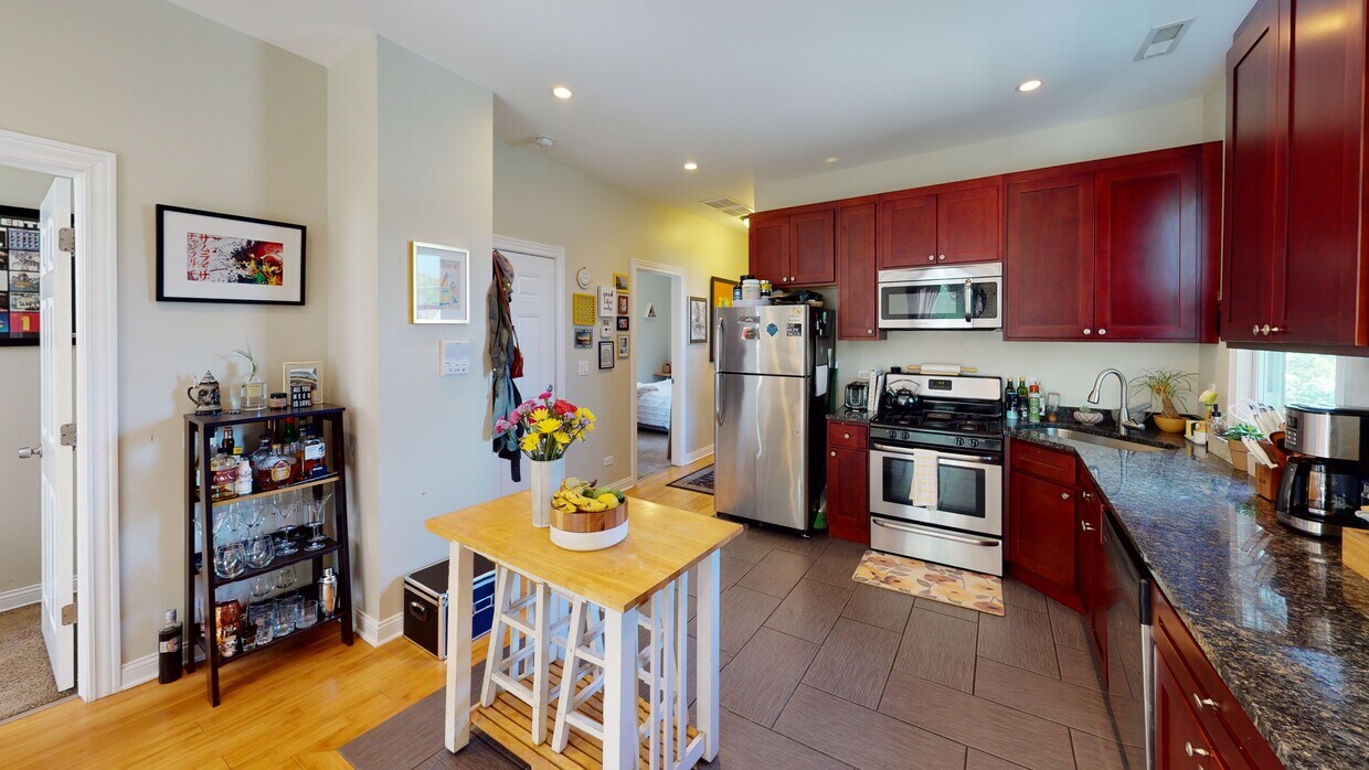 Foto principal - 3258 N Ridgeway Ave