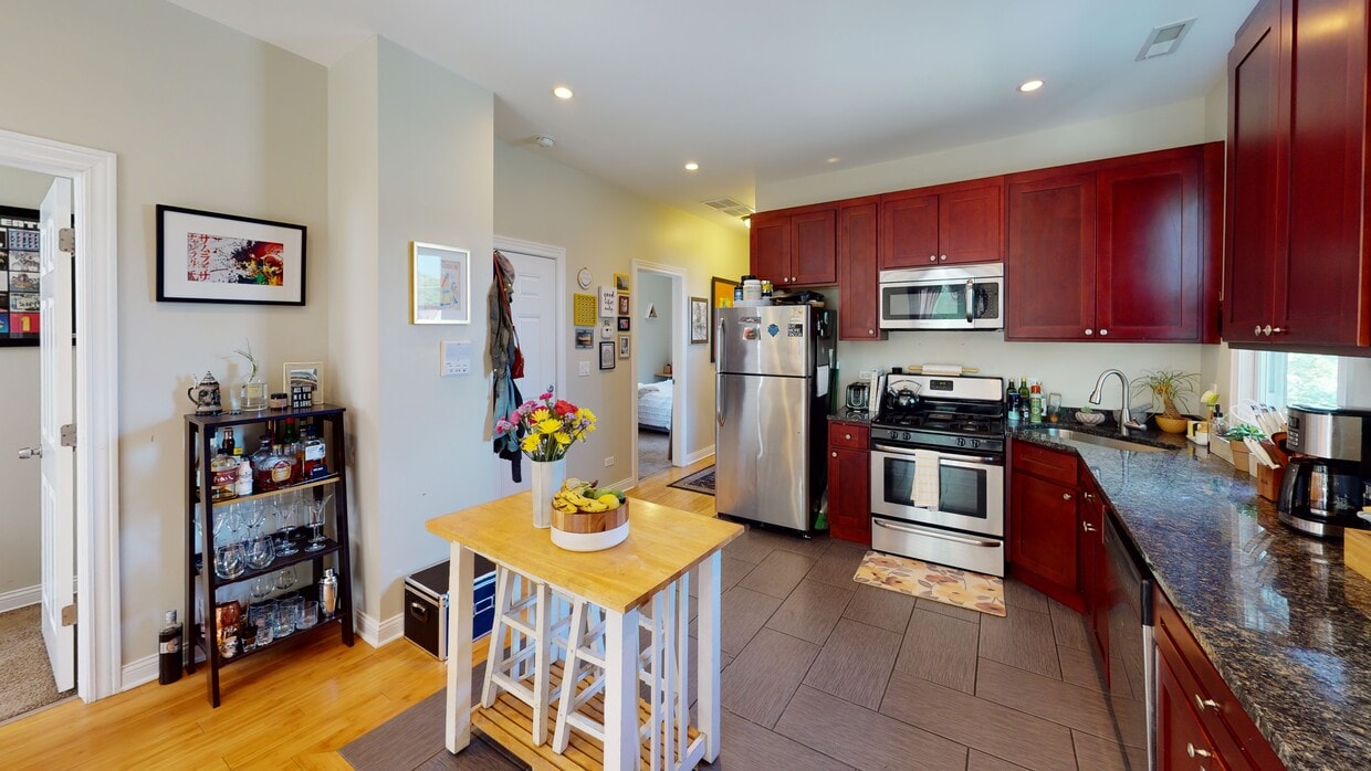 Primary Photo - 3258 N Ridgeway Ave