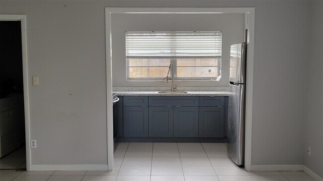Foto del edificio - 121 NW 36th St