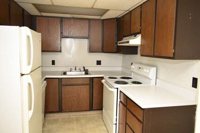 Building Photo - Apartment