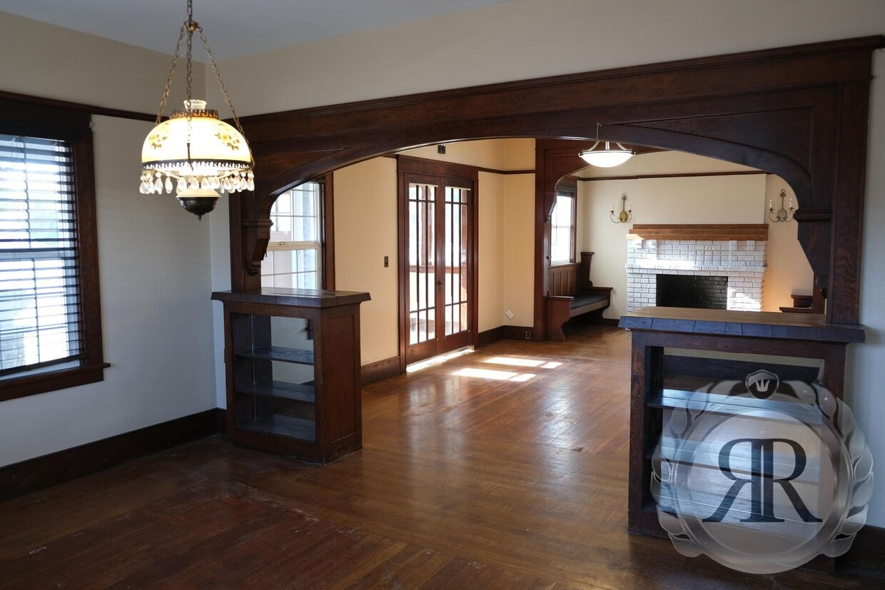 Primary Photo - Gorgeous 4bd 1.5bt Home Next to YVC!