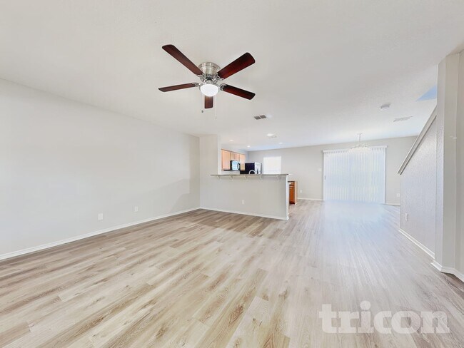 Foto del edificio - 160 Hinge Path