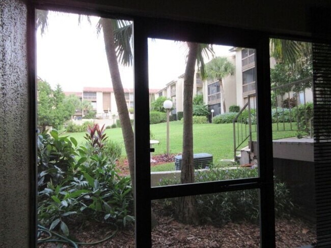 Building Photo - 574 Orange Dr