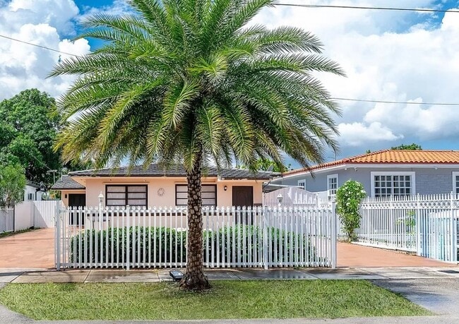 Foto del edificio - 250 NW 55th Ct