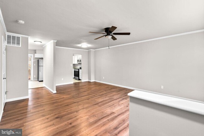 Foto del edificio - 314 Woodleaf Ct