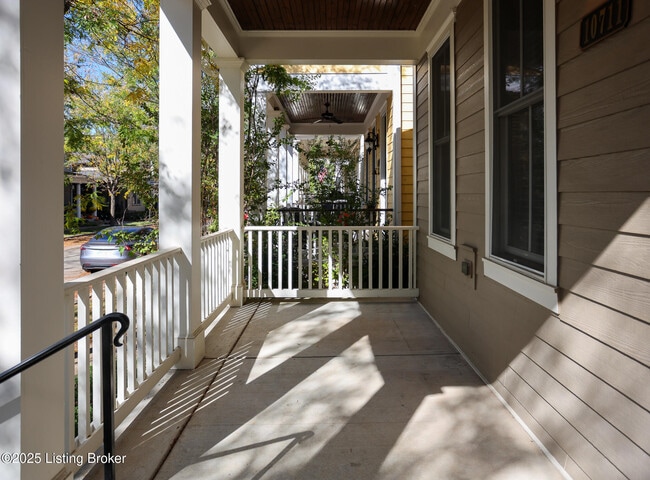 Building Photo - 10711 Impatiens St