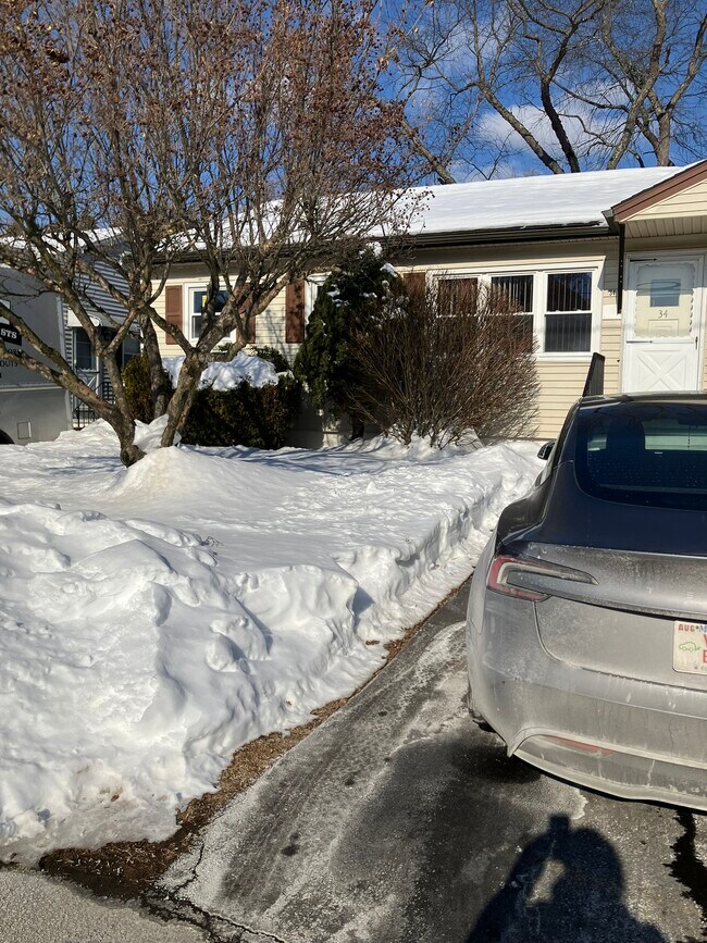 Building Photo - 34 Ottawa St