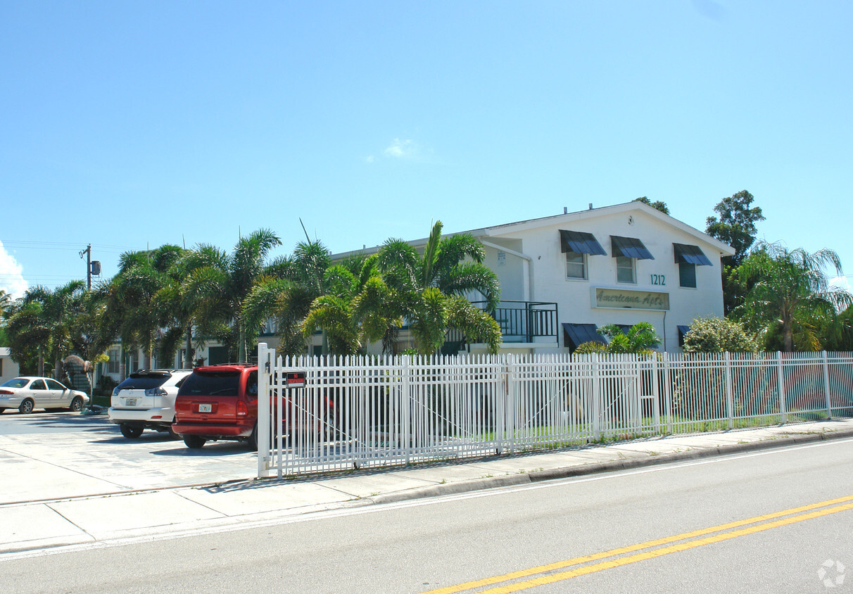 Foto del edificio - Americana Apartments