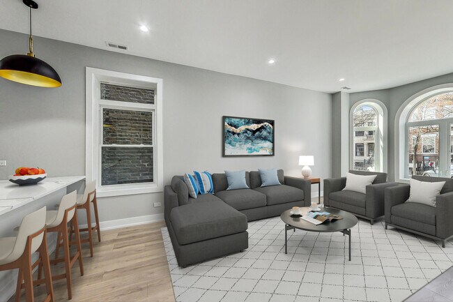 Foto del edificio - 2451 N Albany Ave