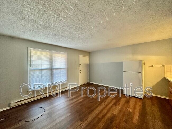 Building Photo - 1301 W 14th St