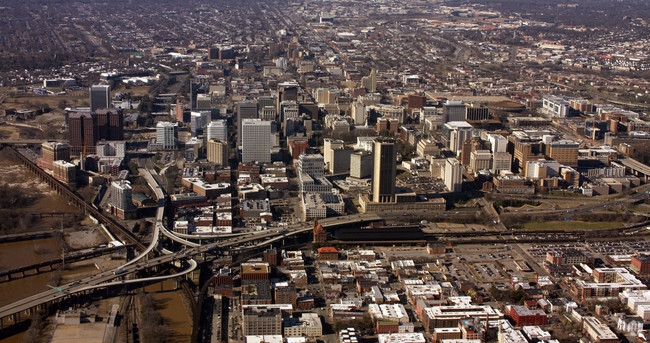 Vista aérea marina de CoStar - The Lofts at Shockoe Slip