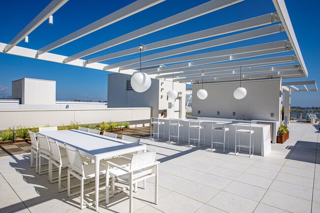Building Photo - 1550 Lincoln Boulevard Santa Monica, CA 90401