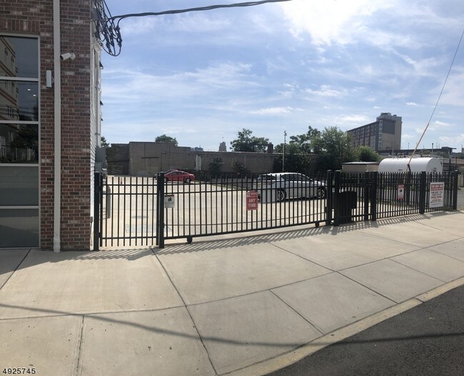 140 Sussex Ave, Newark, NJ 07103 Apartment for Rent in Newark, NJ