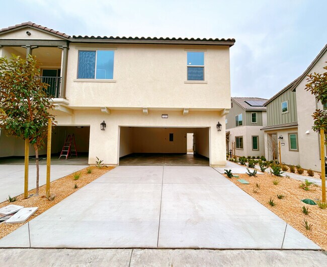 Building Photo - 5254 Wildflower Ln