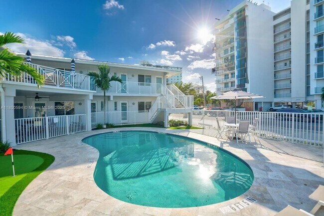 Foto del edificio - 1650 N Riverside Dr