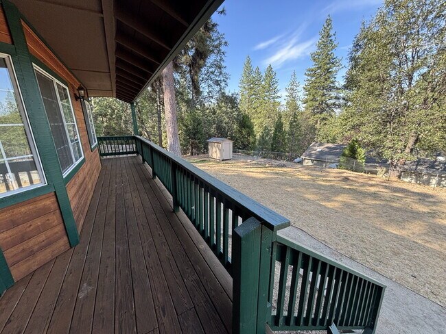 Building Photo - Freshly remodeled home in Pleasant Valley with private yard for rent!