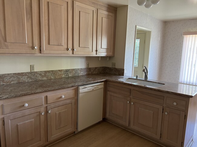 Building Photo - 1578 Loganberry Way